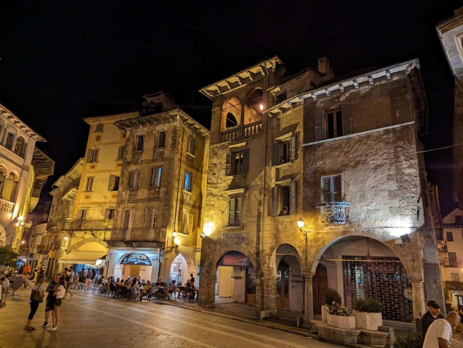 Casa Dell'Edera - Holiday Apartment In Домодосола Екстериор снимка